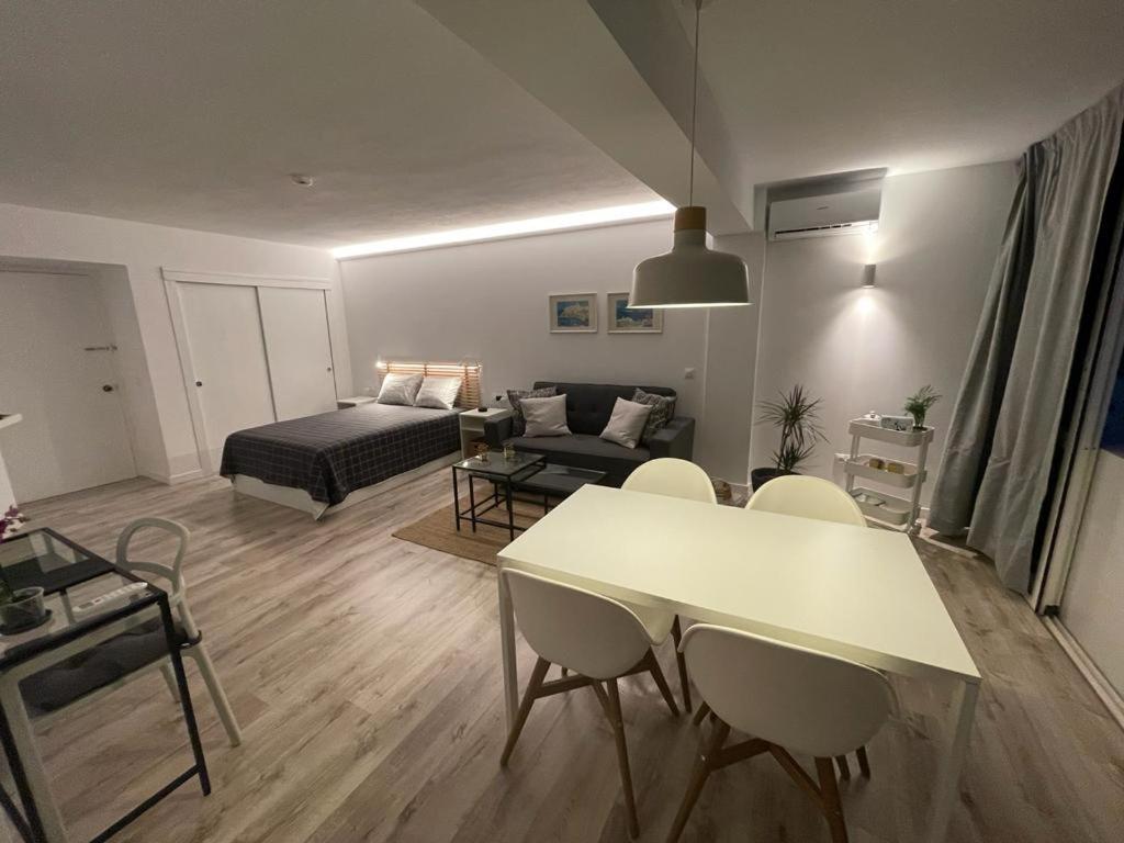 Apartamento C Y L Τορρεμολίνος Εξωτερικό φωτογραφία